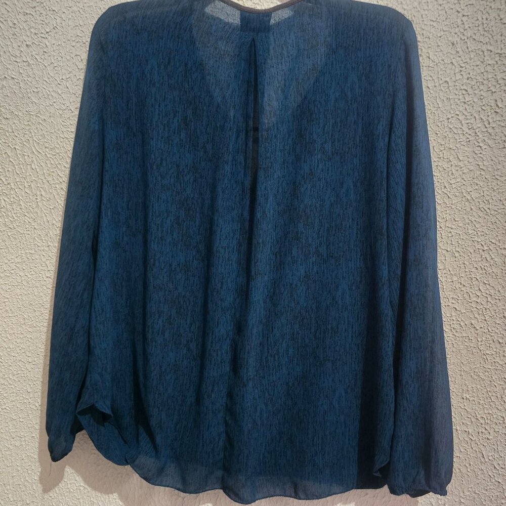 Sophie Max Blue Long Sleeve Blouse XL Womens Size Polyester Elegant Wrap Design